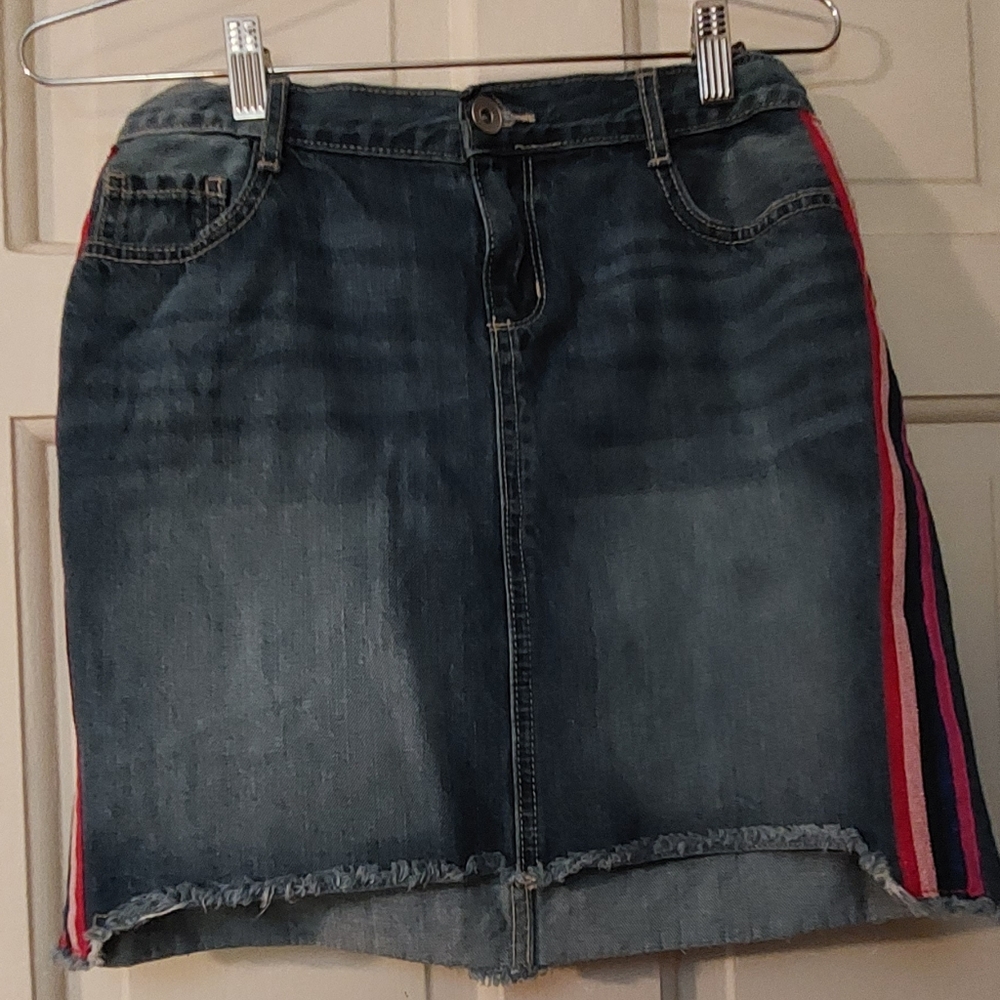 Place Denim Raw-Edge Denim Skirt, Size 14 w/adjustable inner waist